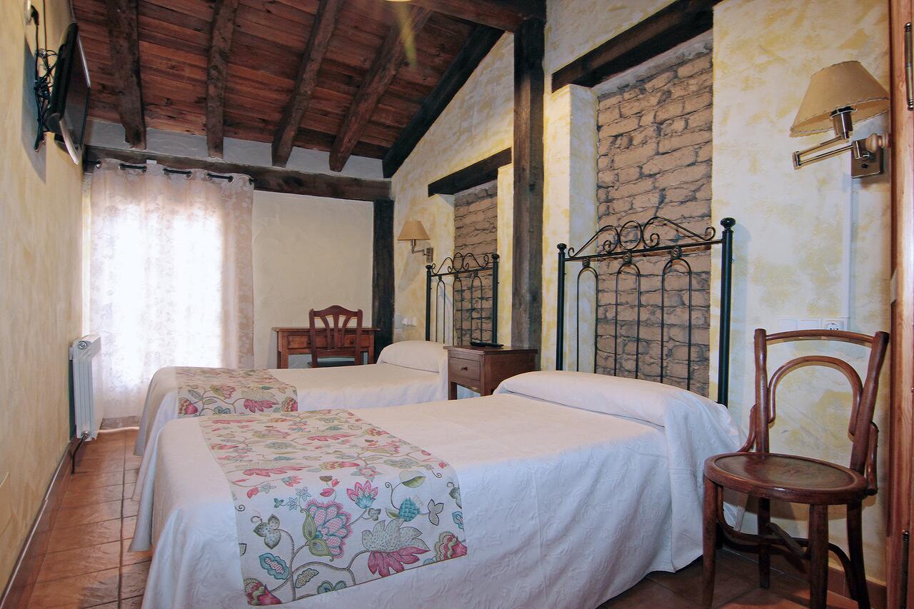 Hotel Rural Los Abuelos Montemayor de Pililla Ngoại thất bức ảnh